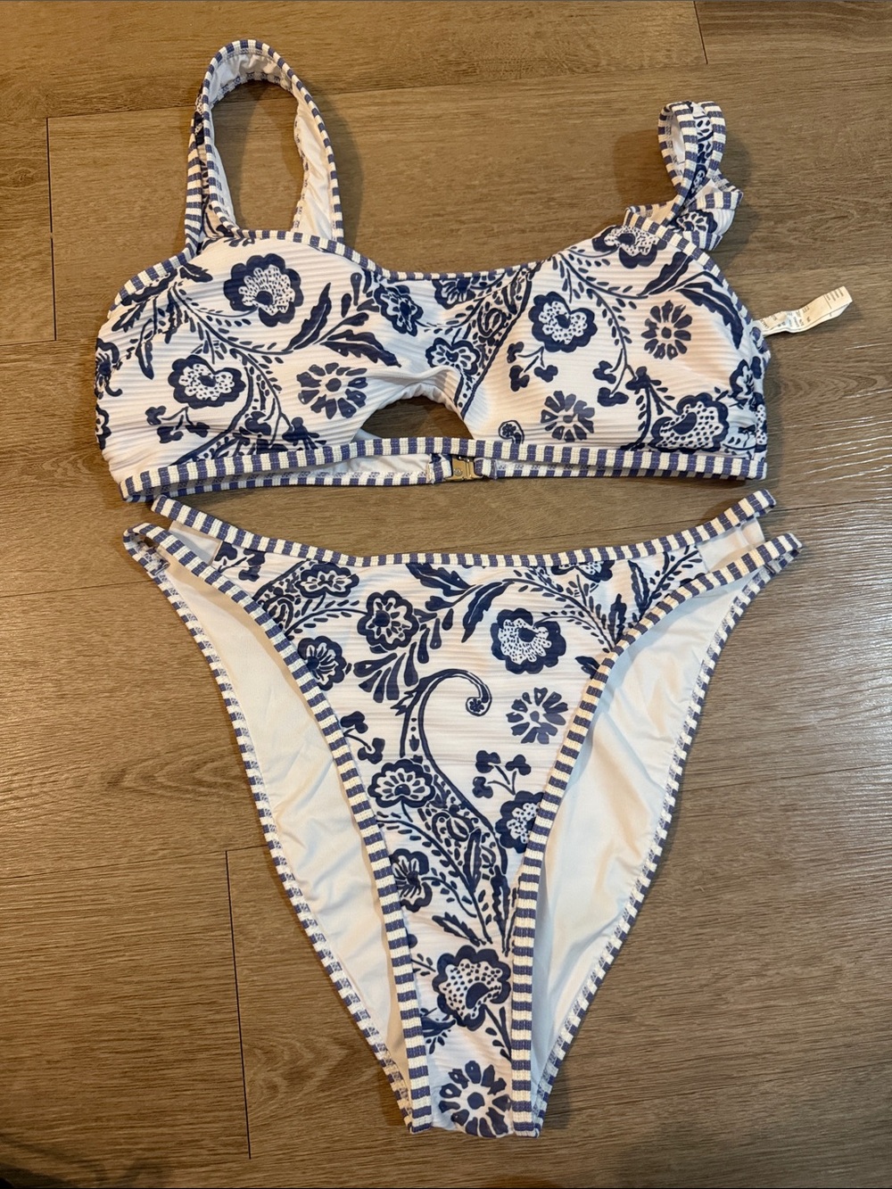 Cupshe White & Navy Blue Floral Cutout Bikini Set